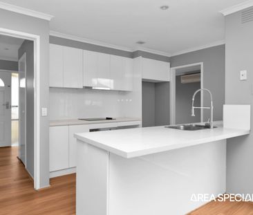 Freshly Renovated Family Living in a Quiet Cranbourne North Setting - Photo 5