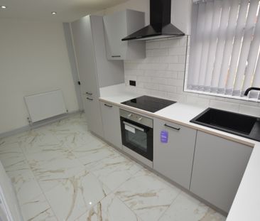 2 Bedroom Terraced House - Photo 3