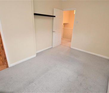 3 bedroom end of terrace house to rent - Photo 6