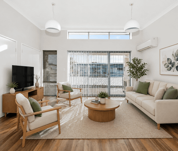 CENTRAL MANDURAH LIVING - LOCATION, LIGHT & LIFESTYLE! - Photo 1