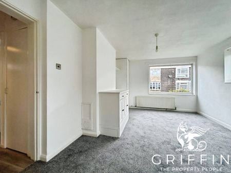 Braybrooke, Basildon, SS14 - Photo 2