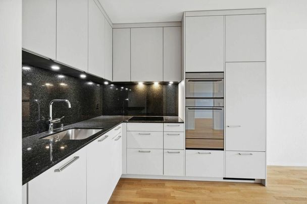 Modern Living in the City Centre - Photo 1