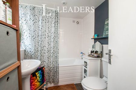 2 bedroom house to rent Warren Road, Stirchley, Birmingham, B30 - Photo 2