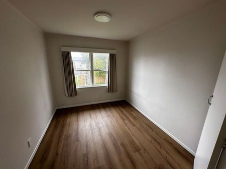 2 bedroom 1 bath unit. - Photo 4