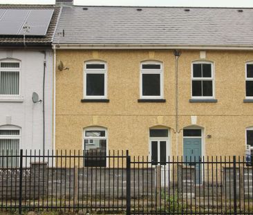 3 bedroom terraced house to rent - Photo 2