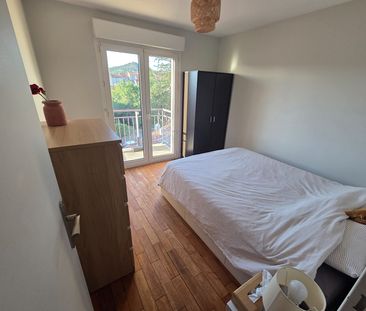 Location Appartement 4 pièces 81m² - Photo 4