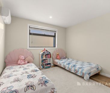 Spacious and Stylish Family Home - Photo 5