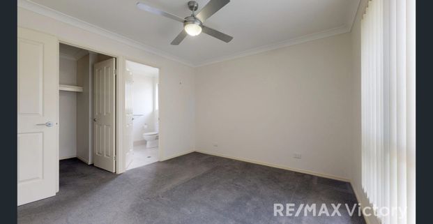 Spacious 3 bedroom home - Photo 1