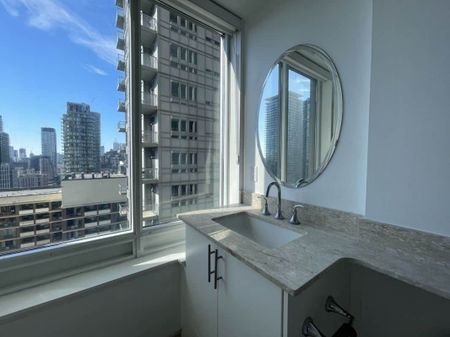 UPTOWN RESIDENCES: Yonge St & Bloor St (35 Balmuto St) AD#2306 - Photo 2