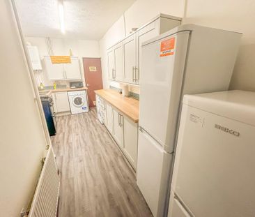 1 bedroom in a house share to rent - Photo 4