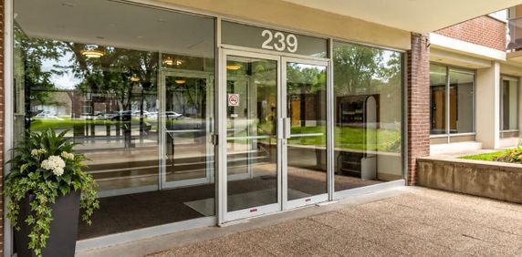4 1/2 - 239 Boulevard Deguire, Montréal - Photo 2