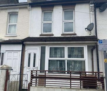 Milton Road, Gillingham, ME7 - Photo 1