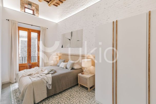 Barcelona Capital, Catalonia 08034 - Photo 1