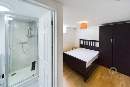 1 bedroom in a house share to rent - Photo 5