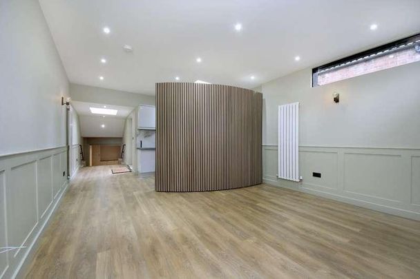 Gloucester Road, W3 - Photo 1