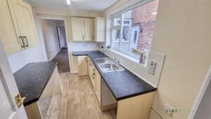 2 BEDROOM House - Mid Terrace - Photo 4