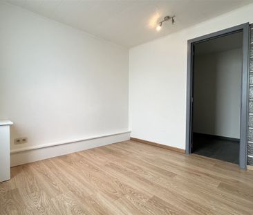 Jolie maison rénovée avec cour au centre du village - Foto 4