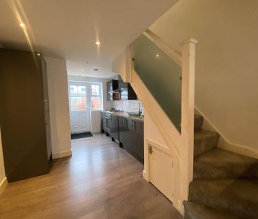 2 Bedroom End Terraced House To Rent - Photo 1