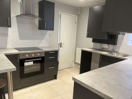 2 bedroom apartment to rent - Photo 3