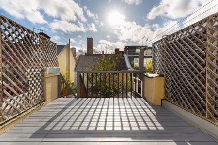 Charming 3-Bedroom Terrace in the Heart of Darlinghurst - Photo 3