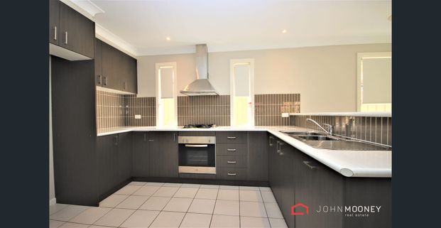 Modern 3-Bedroom House in Glenfield Park - Photo 1