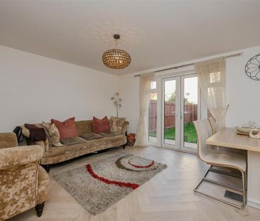 4 bedroom semi-detached house to rent - Photo 3