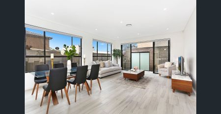 Modern and Spacious 5 Bedroom Home - Photo 2