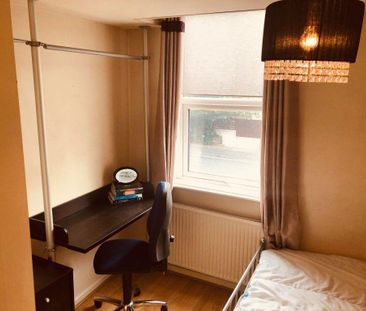 2 bedroom flat to rent - Photo 6
