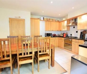 4 bedroom townhouse to rent - Photo 3