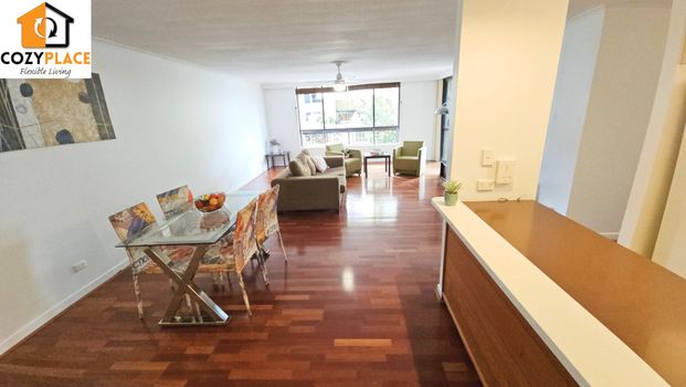 East Brisbane - Photo 1