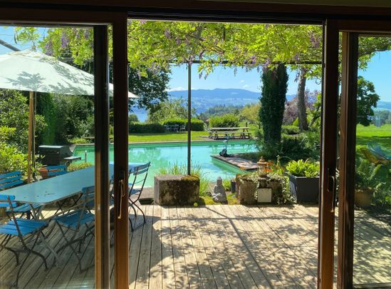 Idyllisches Landhaus mit Aussicht über See und Berge - Photo 1