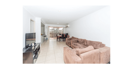 TOWNHOUSE IN PRIME GOLD COAST LOCATION - Photo 4