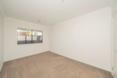 For Lease - Spacious Family Home in Clyde North - available now - Photo 5