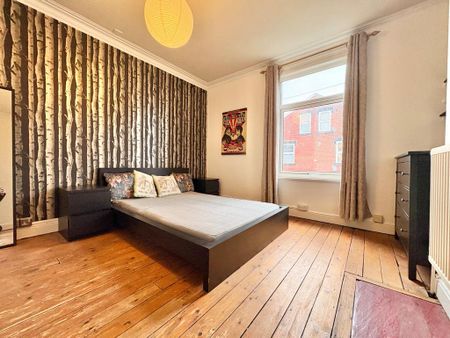 4 bedroom terraced house to rent - Photo 3