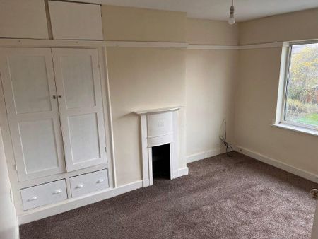 4 bedroom semi-detached house to rent - Photo 4