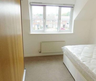 Alconbury Close, Borehamwood, WD6 - Photo 3