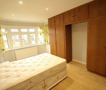4 bedroom semi-detached house to rent - Photo 6