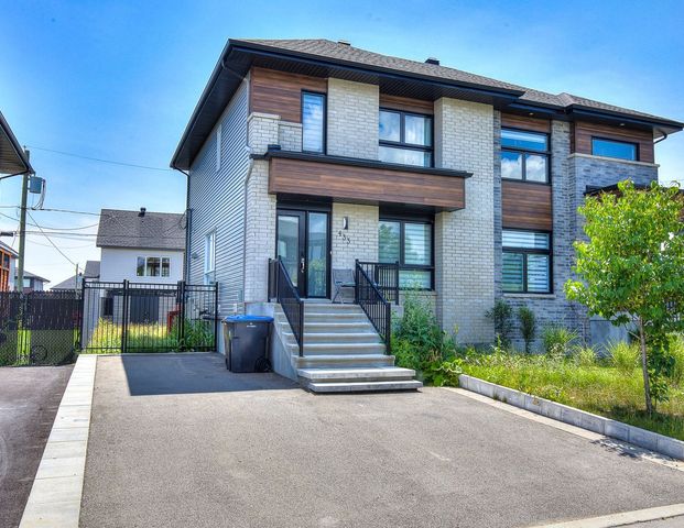 À louer / Maison à étages - Photo 1