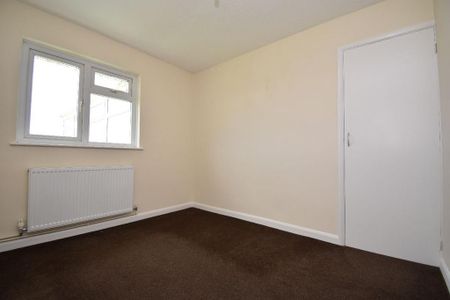 3 bedroom bungalow to rent - Photo 2
