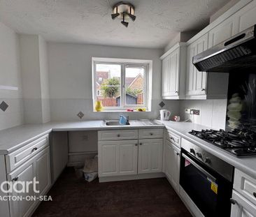 3 bedroom semi-detached house to rent - Photo 5