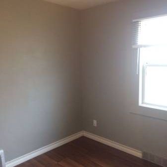 SPACIOUS 3BDRM 1 BATH MAIN FLOOR FOR RENT NEAR STAMPEDE! - Photo 1