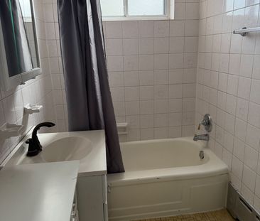 For Lease - 115 Eighth Street Unit# 10, Toronto, Ontario - Photo 6