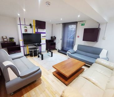 Delph Mount, Woodhouse - Photo 1