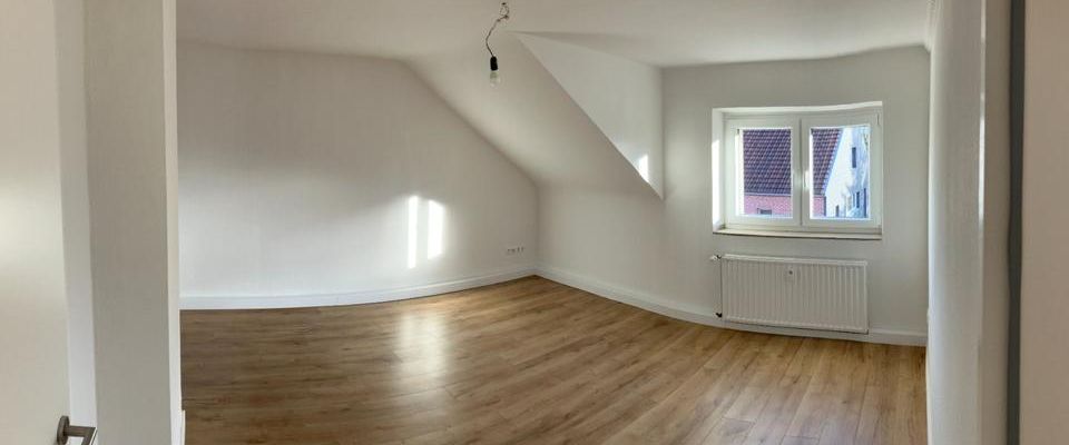 Erstbezug nach Komplettrenovierung 2 ZKDB mit 52m² im 2. OG - Photo 1