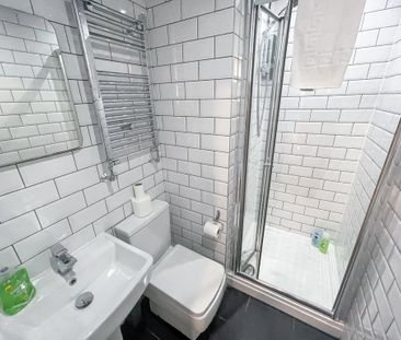 6 bedroom terraced house to rent - Photo 5