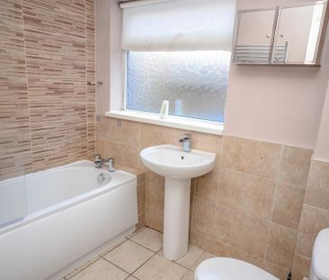 2 bedroom flat to rent - Photo 6