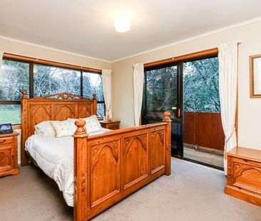 BLOCKHOUSE BAY - Great 4 Bedrooms Family Home with View and Privacy - Photo 3