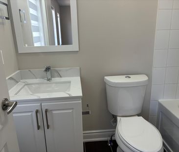 For Lease - 10 Bramacre Court, Brampton, Ontario - Photo 4