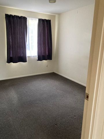 Unit with private garden area - Photo 2