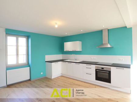 AU COEUR DE CHARNAY LES MACON TRES BEL APPARTEMENT ENTIEREMENT RENOVOE - Photo 2